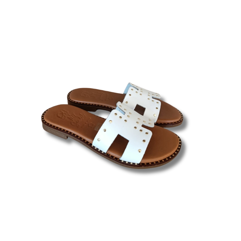 CIABATTINA BIANCA CON BORCHIETTE "OH MY SANDALS" - immagine 4