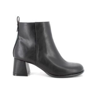 TRONCHETTO SU TACCO  IN PELLE NERA IGI&CO